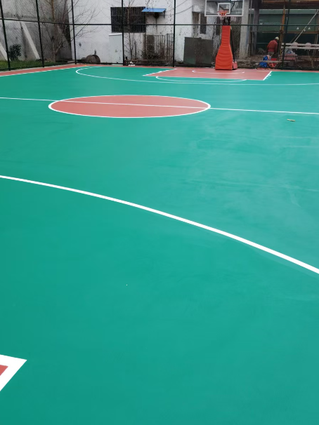 沁水 球场长期使用易出现地面开裂